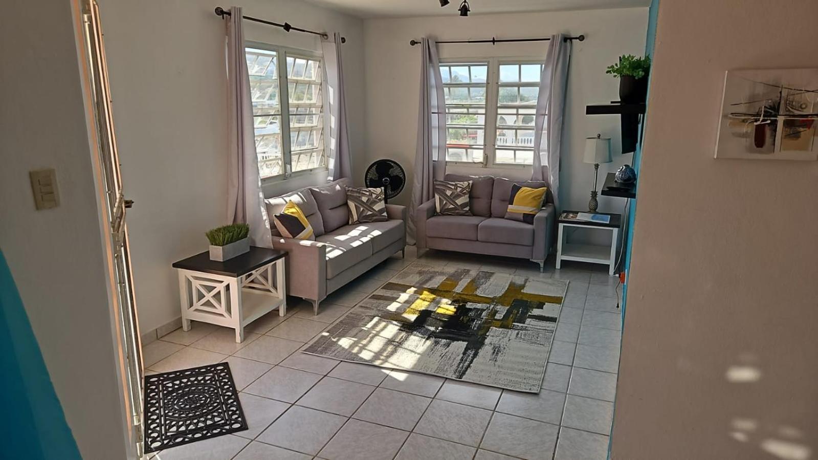 Cozy Cute Home 2Nd Floor Pay At The Property And We Have Many Method Of Payments Just Ask Us 法哈多 外观 照片