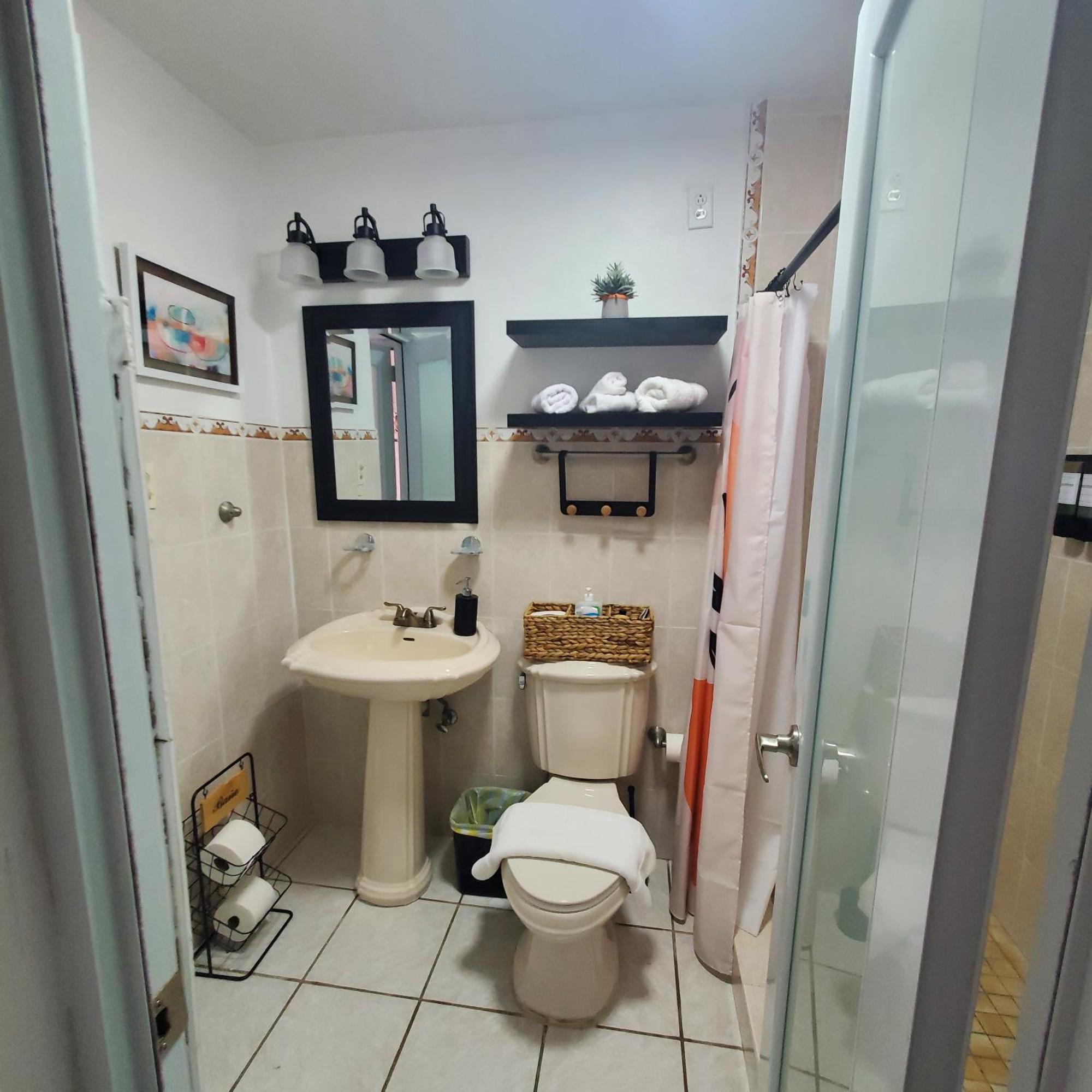 Cozy Cute Home 2Nd Floor Pay At The Property And We Have Many Method Of Payments Just Ask Us 法哈多 客房 照片